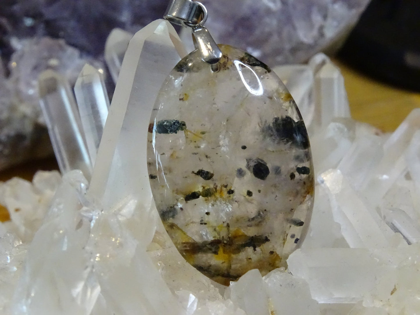 Pendentif Quartz à inclusions - Pendentifs - Colibri Minéraux et Bien-être