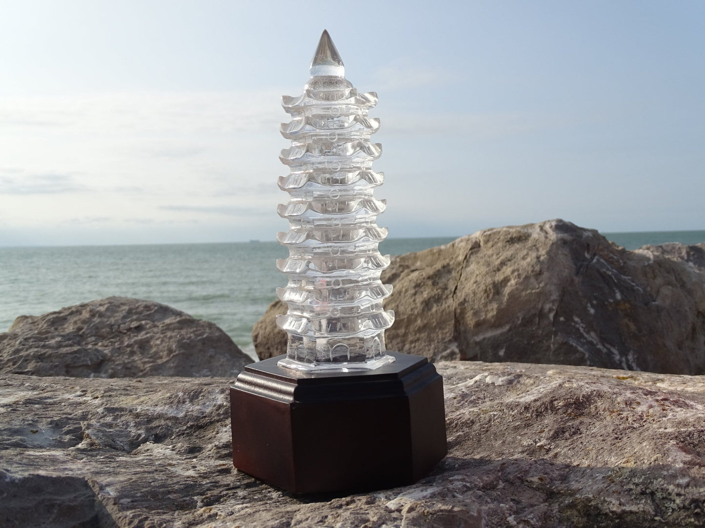 Sculpture Pagode Quartz Cristal de Roche - Cristaux - Colibri Minéraux et Bien-être