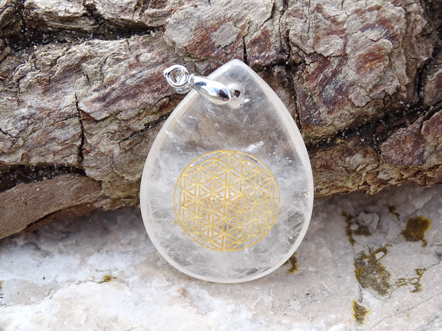 Pendentif Quartz Cristal de Roche Fleur de Vie