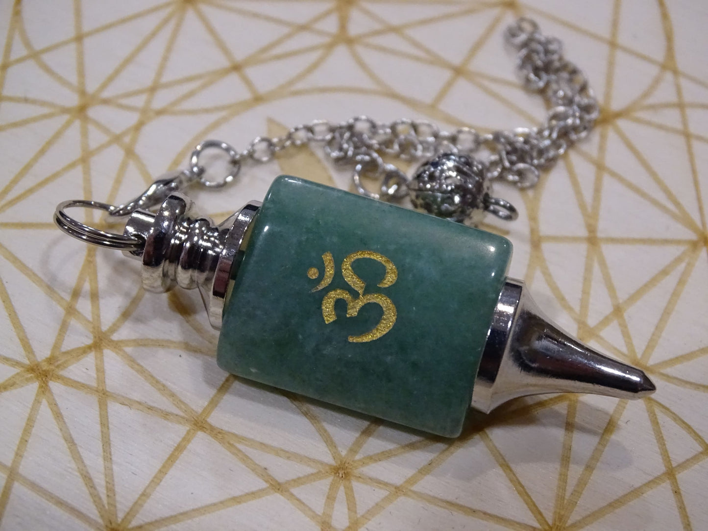 Pendule Aventurine Verte Om - Pierres - Colibri Minéraux et Bien-être