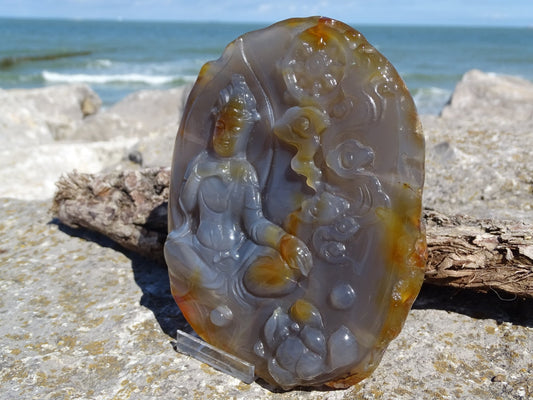 Agate gravée - Pierres - Colibri Minéraux et Bien-être