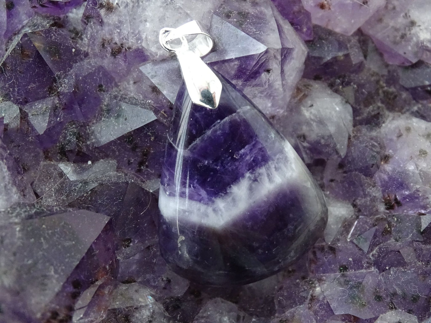 Pendentif Améthyste Chevron - Pendentifs - Colibri Minéraux et Bien-être