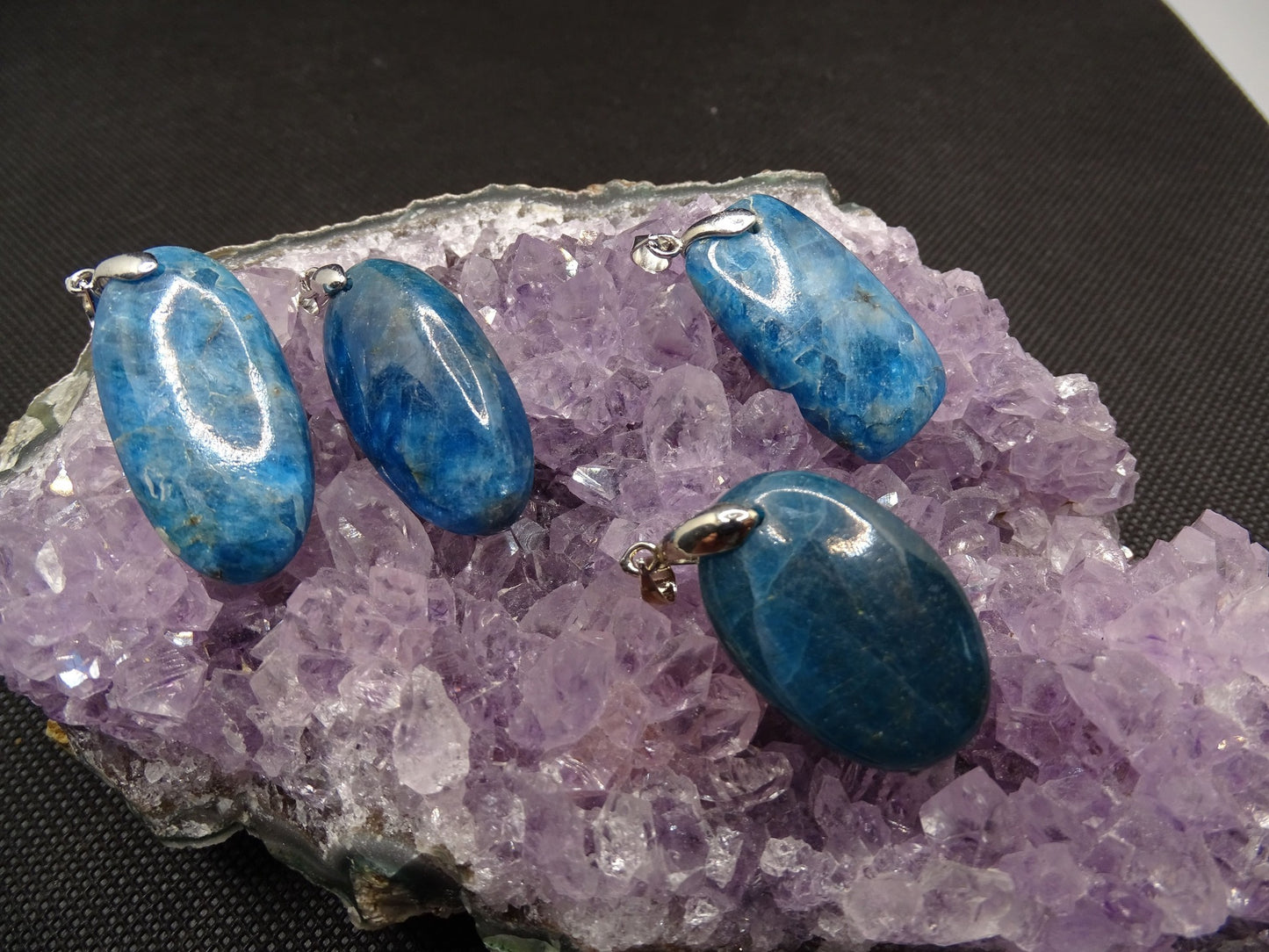 Pendentif Apatite Bleue - Pendentifs - Colibri Minéraux et Bien-être
