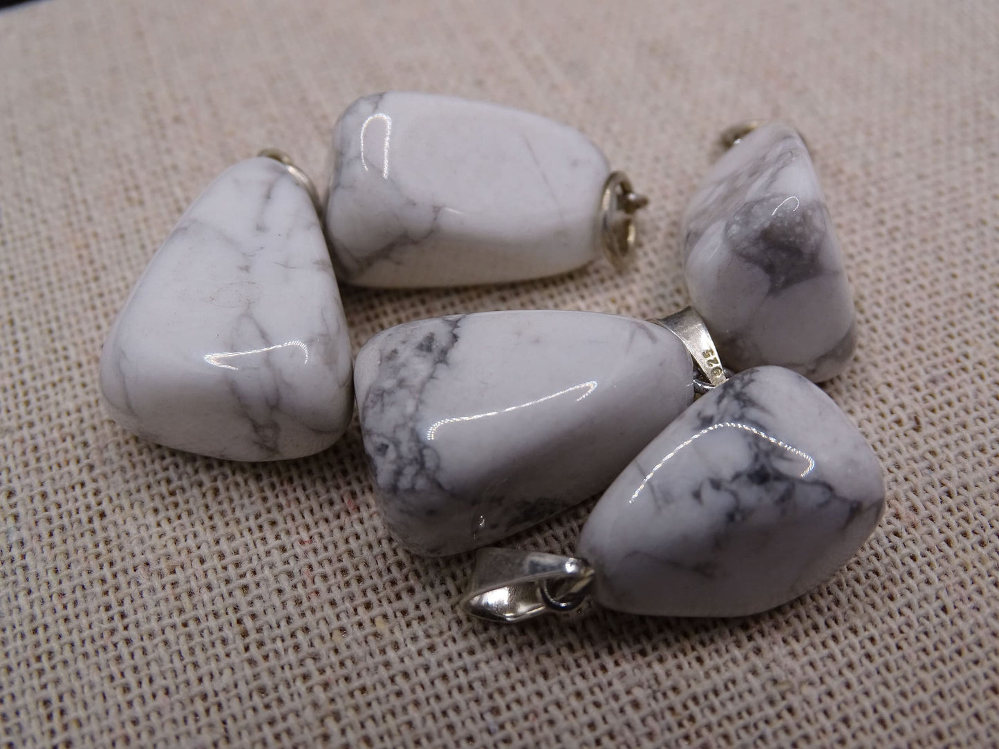 Pendentif Howlite - Pendentifs - Colibri Minéraux et Bien-être
