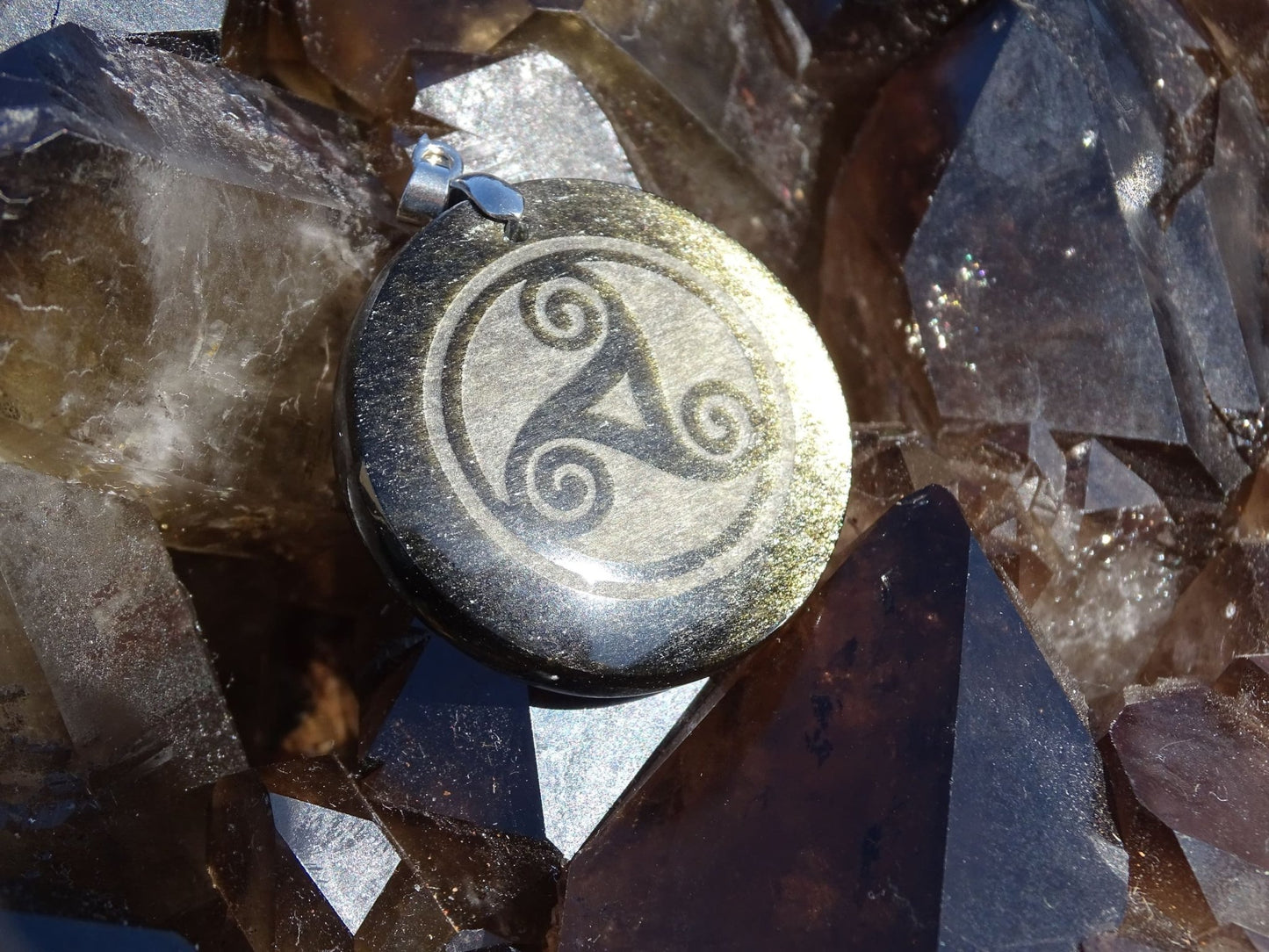 Pendentif Obsidienne Dorée Trisquel - Pendentifs - Colibri Minéraux et Bien-être