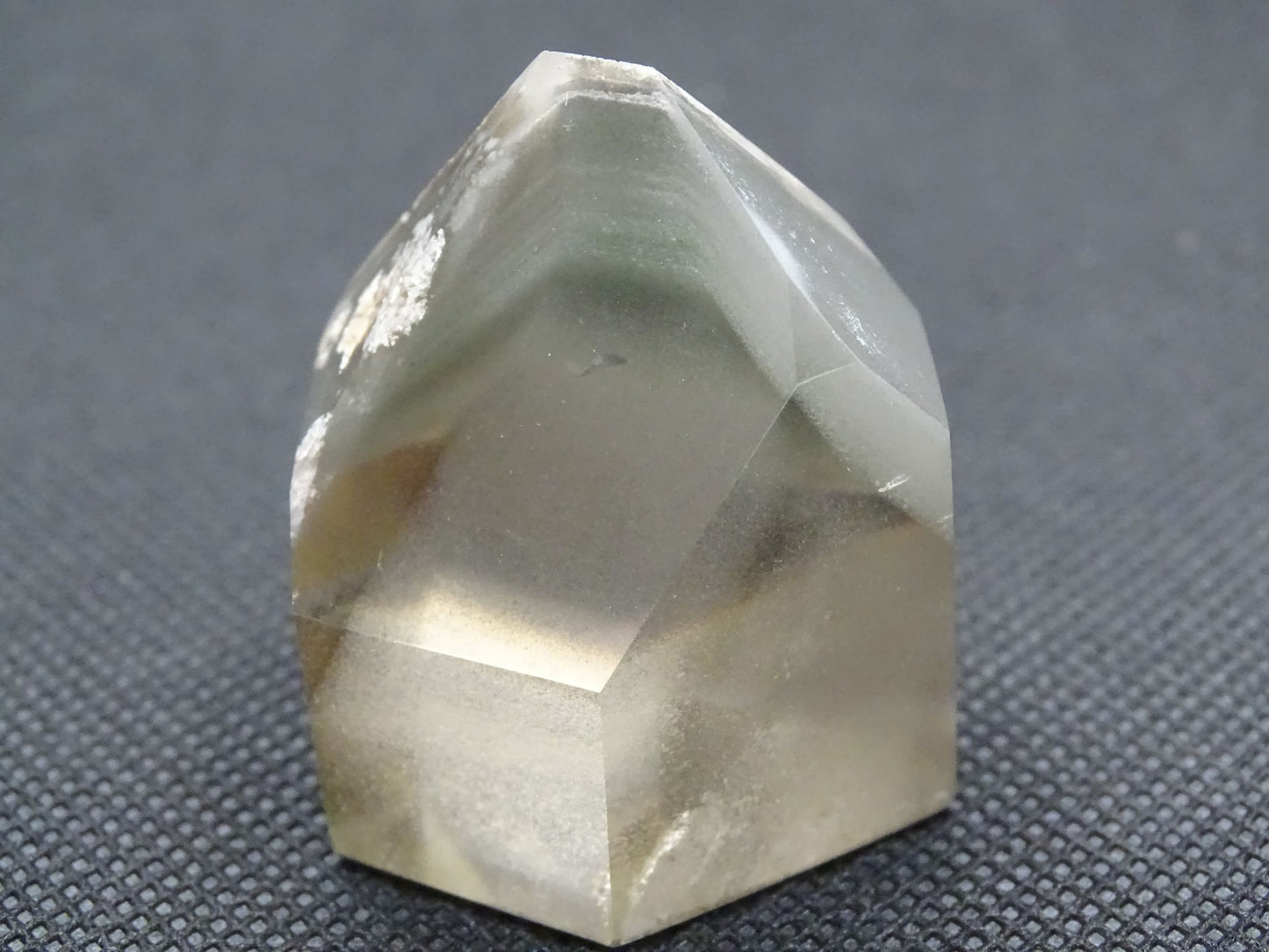 Quartz Chlorite Fantôme - Cristaux - Colibri Minéraux et Bien-être