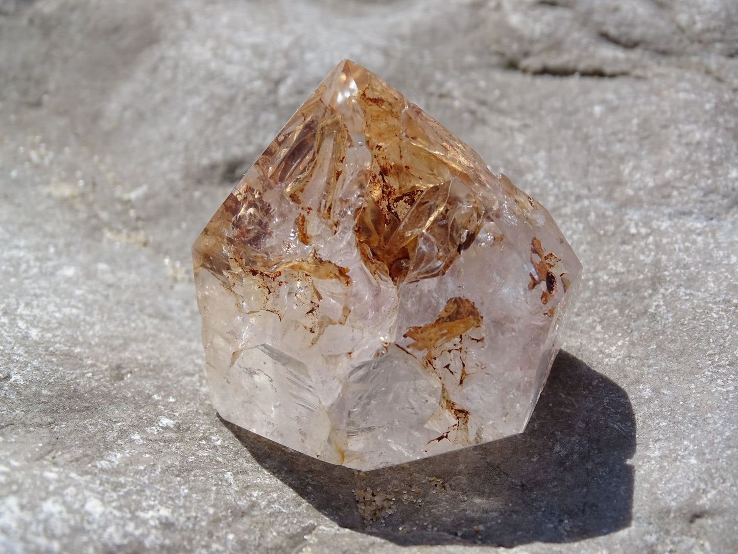 Quartz latérite - Cristaux - Colibri Minéraux et Bien-être
