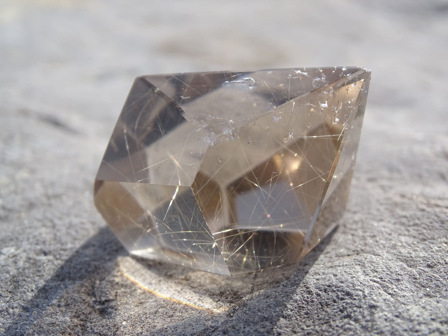Quartz Rutile Forme Libre - Cristaux - Colibri Minéraux et Bien-être