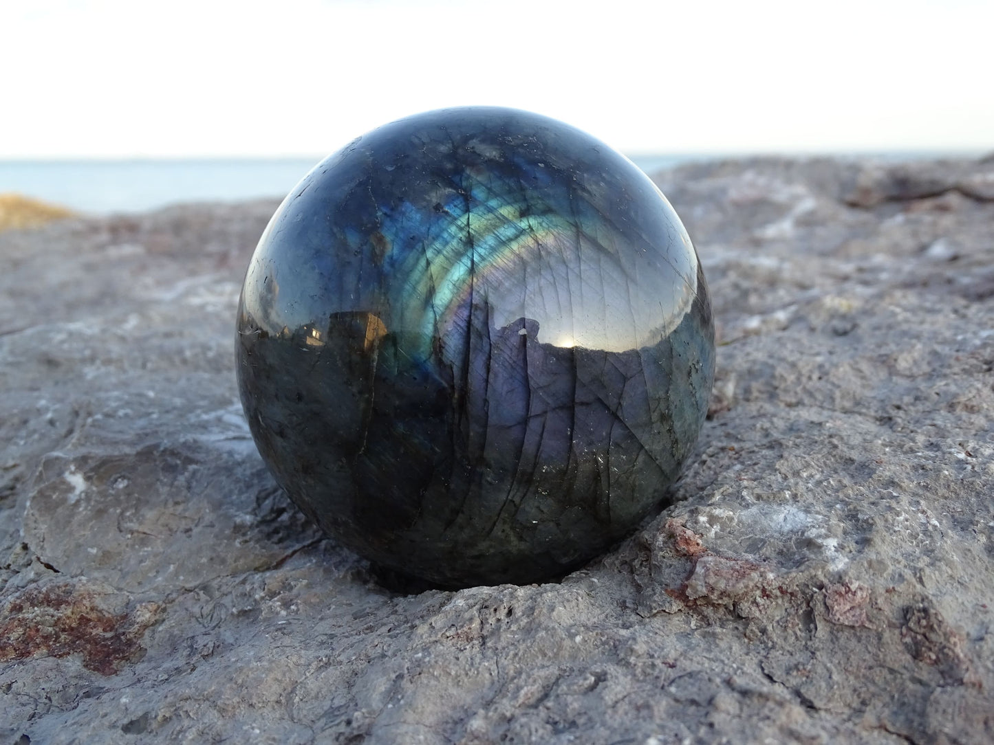 Sphère Labradorite - Pierres - Colibri Minéraux et Bien-être