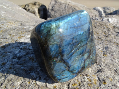 Labradorite Forme Libre - Pierres - Colibri Minéraux et Bien-être
