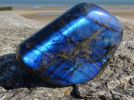 Labradorite Forme Libre - Pierres - Colibri Minéraux et Bien-être