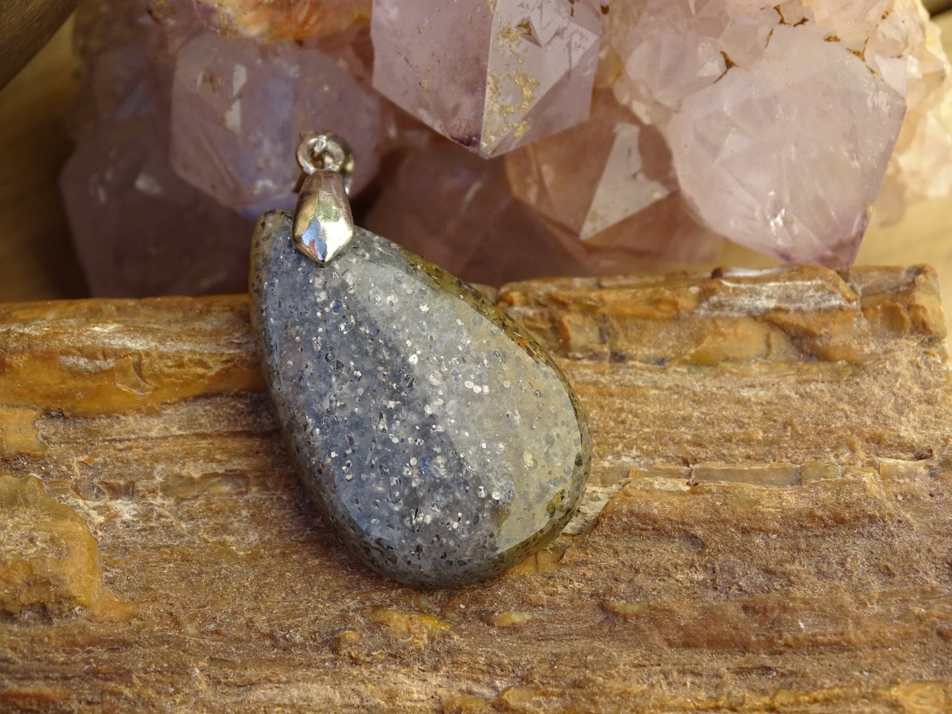 Pendentif Quartz à Mica - Pendentifs - Colibri Minéraux et Bien-être