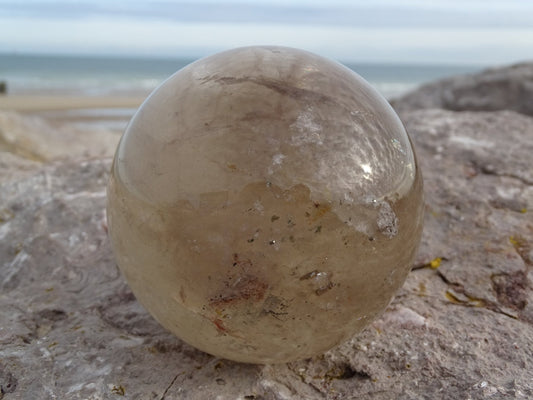 Quartz Fumé Sphère - Cristaux - Colibri Minéraux et Bien-être