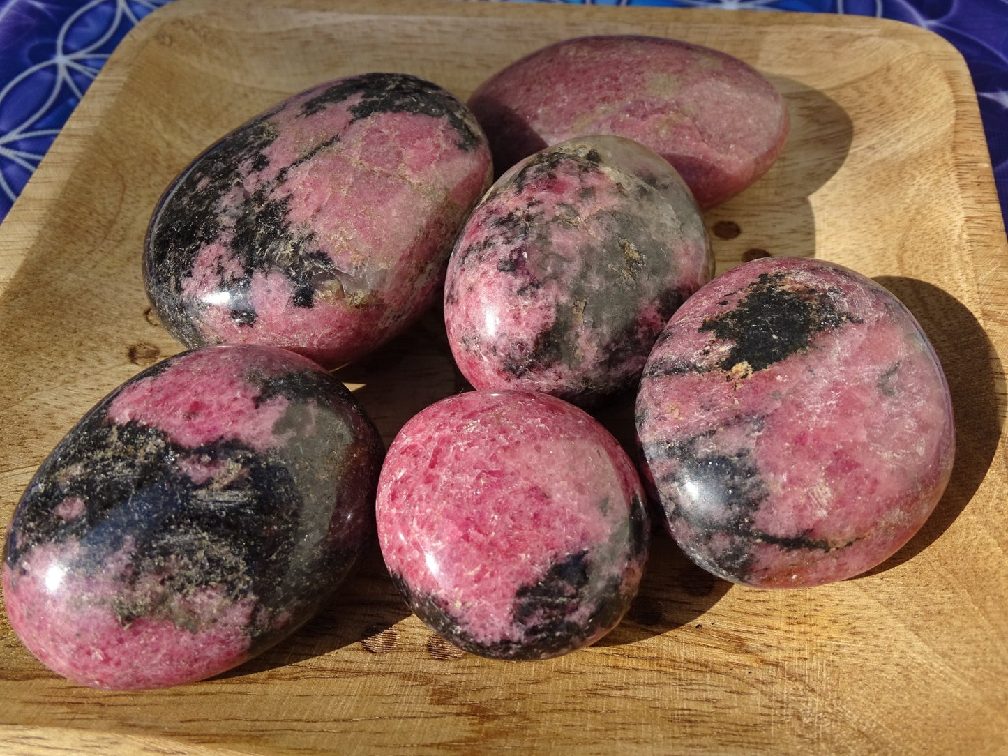 Rhodonite Galet - Pierres - Colibri Minéraux et Bien-être