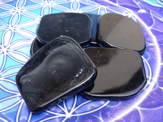 Agate Noire Pierre plate - Pierres - Colibri Minéraux et Bien-être