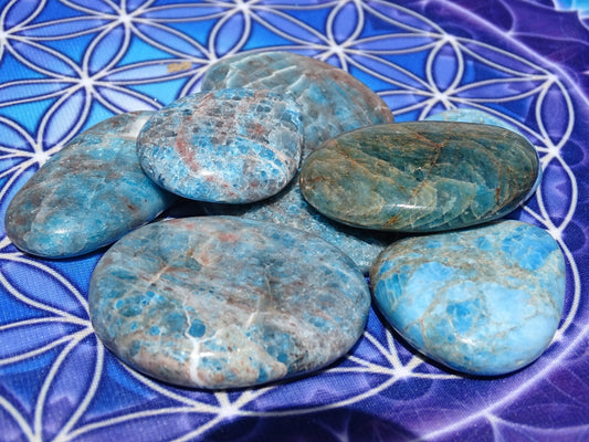 Apatite Bleue Galet Pierre plate - Pierres - Colibri Minéraux et Bien-être