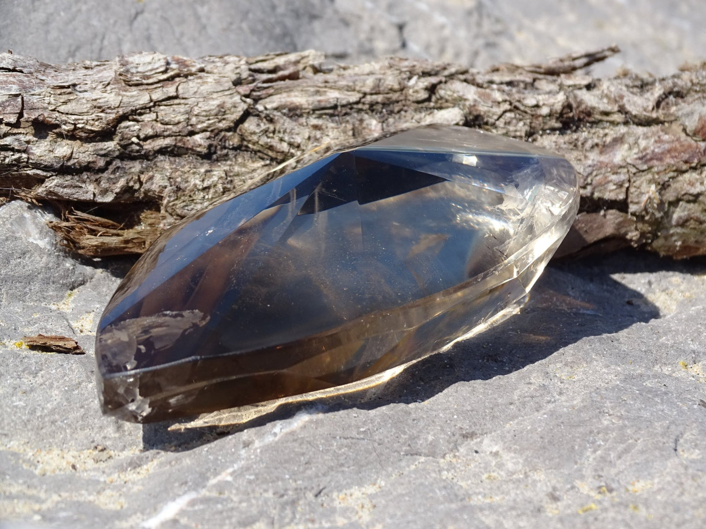 Quartz Fumé Facetté - Cristaux - Colibri Minéraux et Bien-être