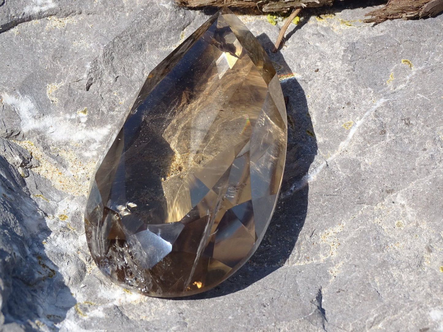Quartz Fumé Facetté - Cristaux - Colibri Minéraux et Bien-être