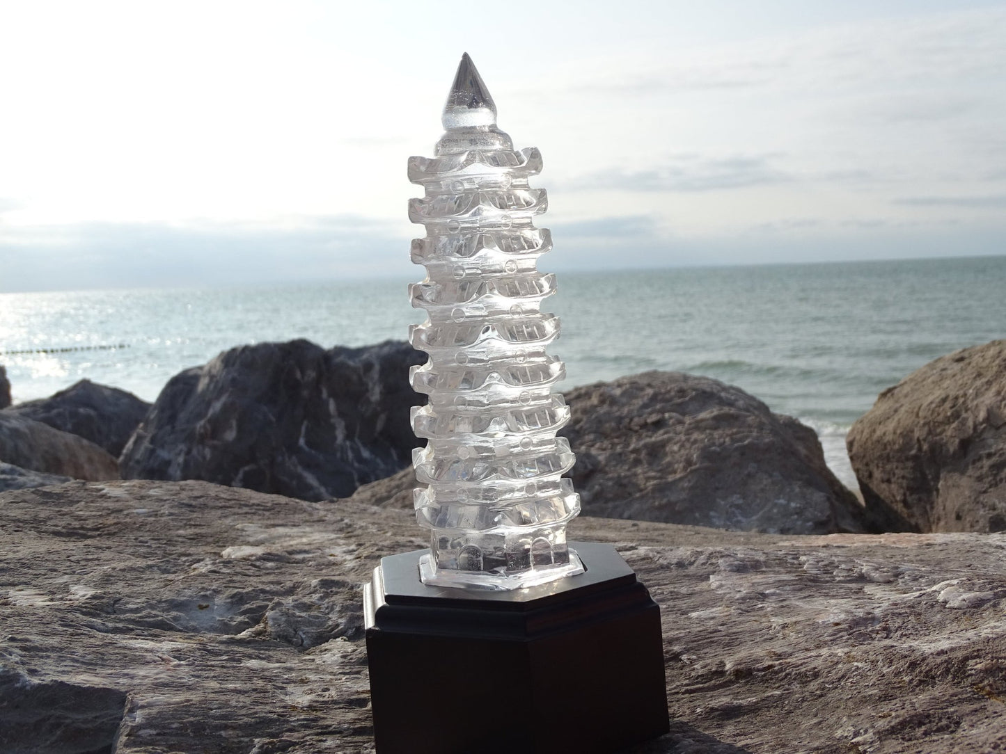 Sculpture Pagode Quartz Cristal de Roche - Cristaux - Colibri Minéraux et Bien-être
