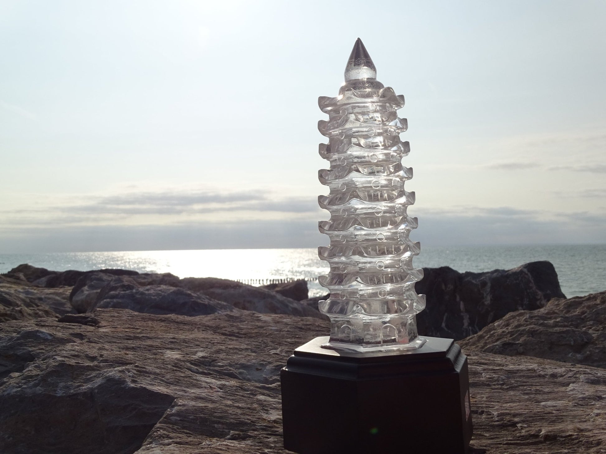 Sculpture Pagode Quartz Cristal de Roche - Cristaux - Colibri Minéraux et Bien-être