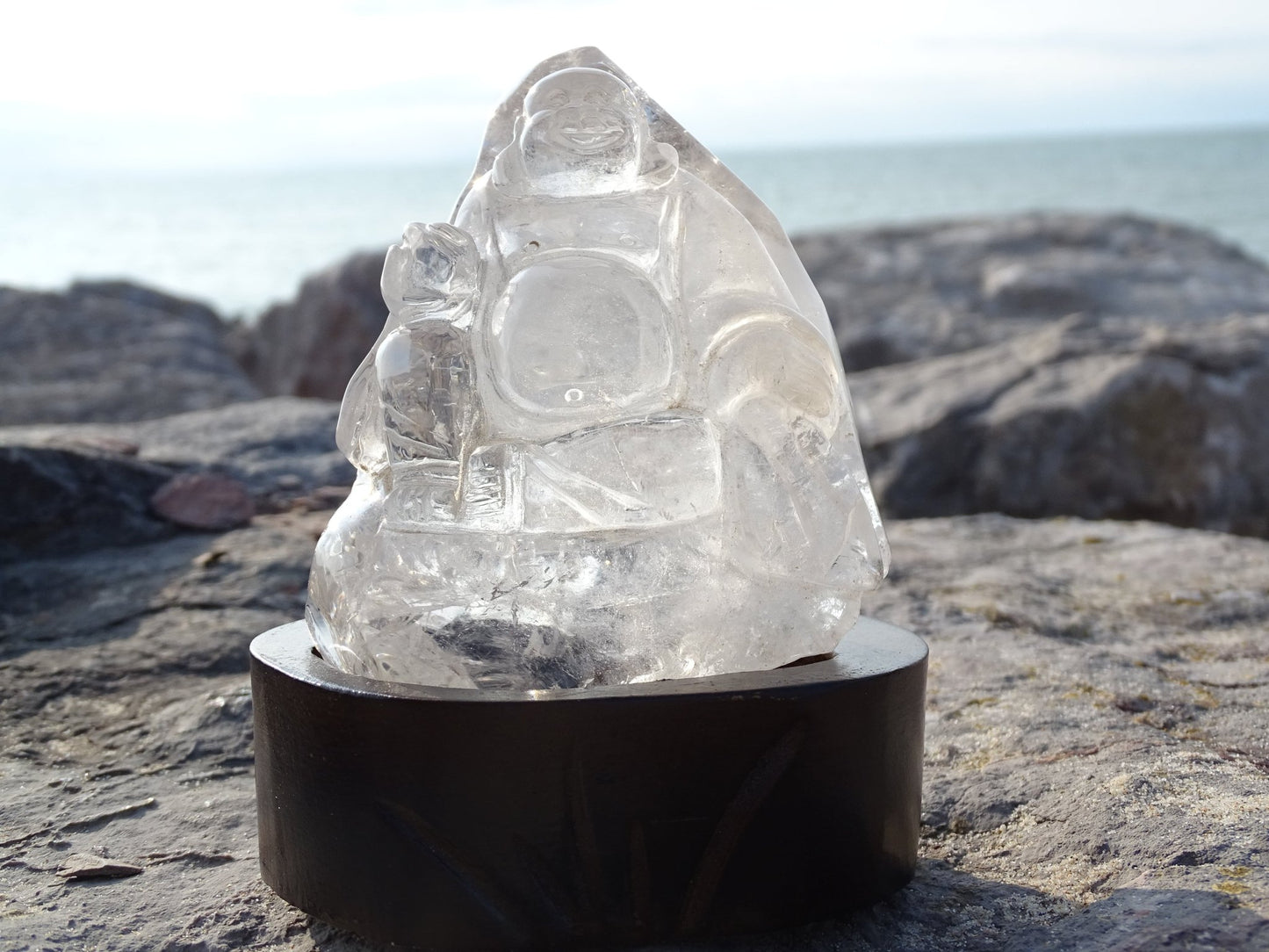 Sculpture Bouddha Quartz Cristal de Roche - Cristaux - Colibri Minéraux et Bien-être