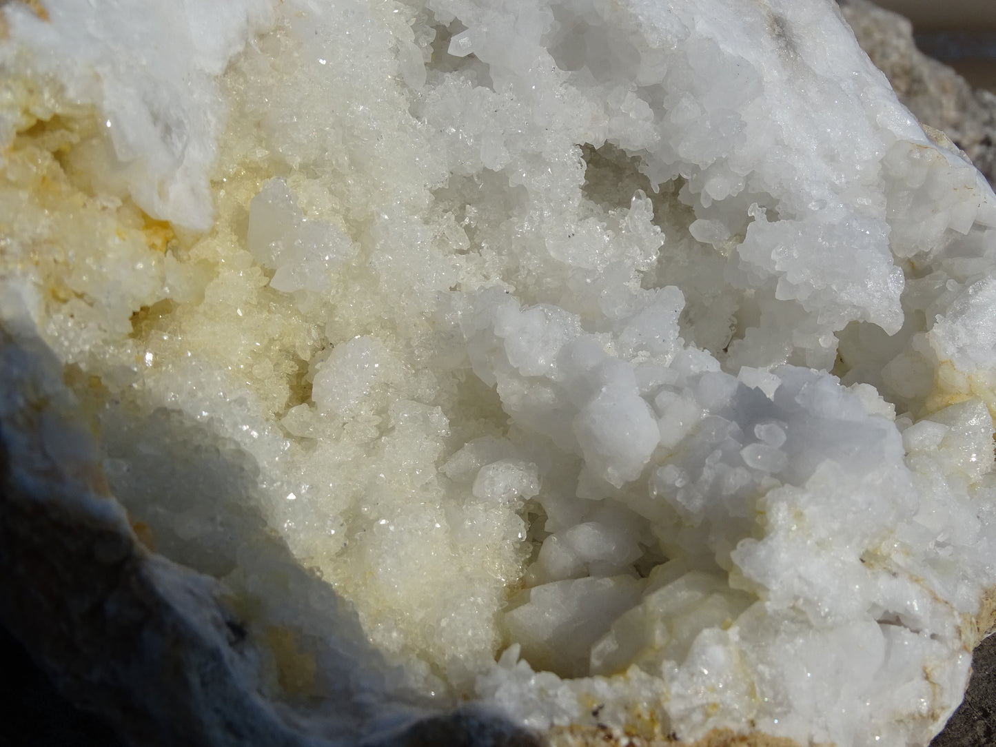 Géode Quartz Cristal de Roche
