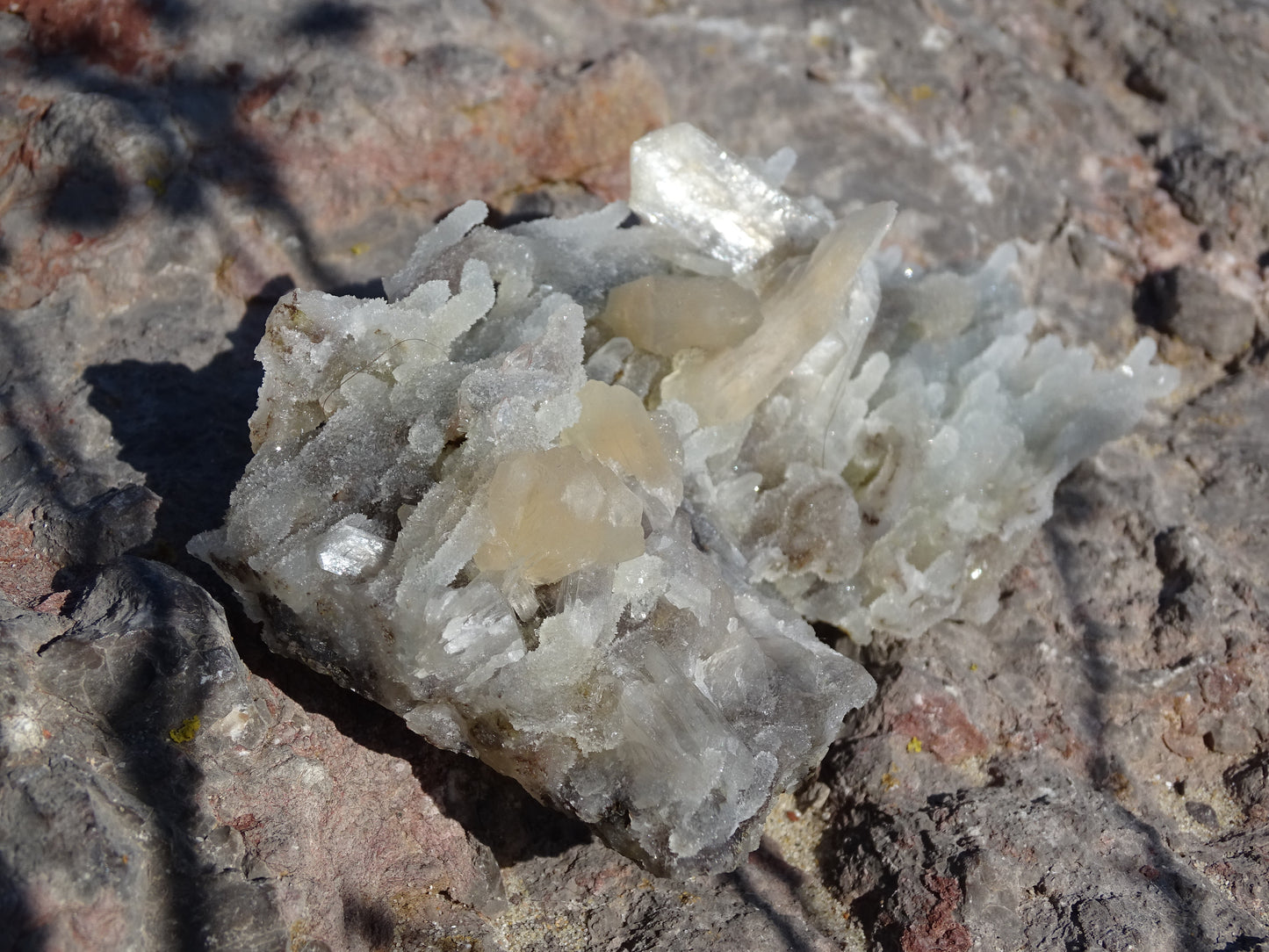 Calcédoine d'Inde et Stilbite orange