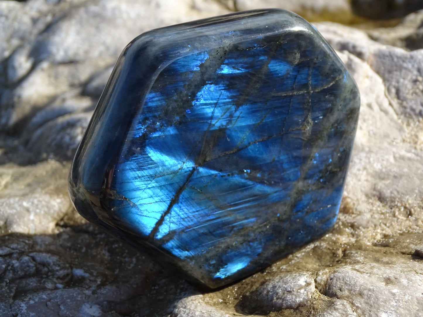 Labradorite Forme Libre - Pierres - Colibri Minéraux et Bien-être