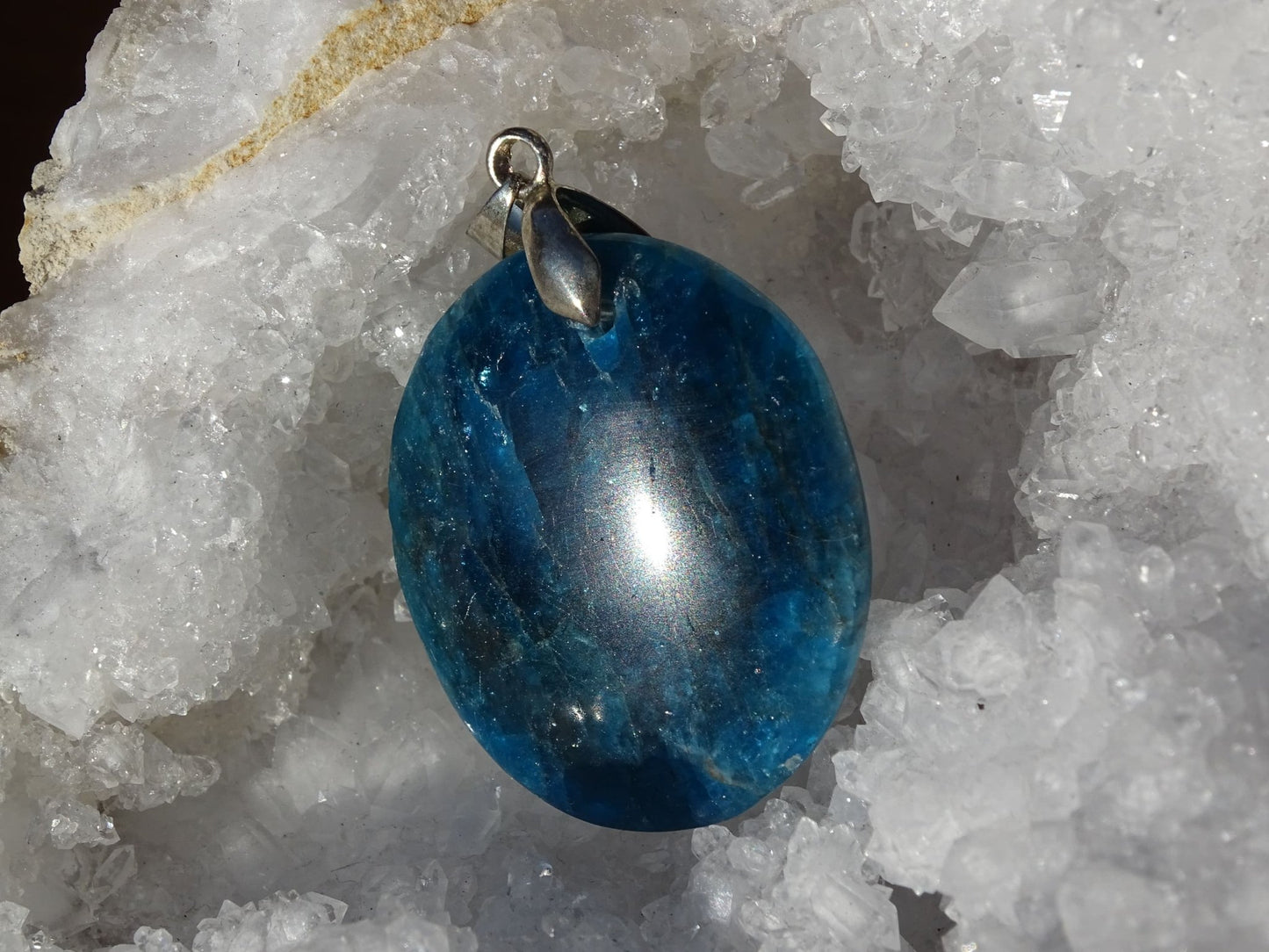 Pendentif Apatite Bleue - Pendentifs - Colibri Minéraux et Bien-être