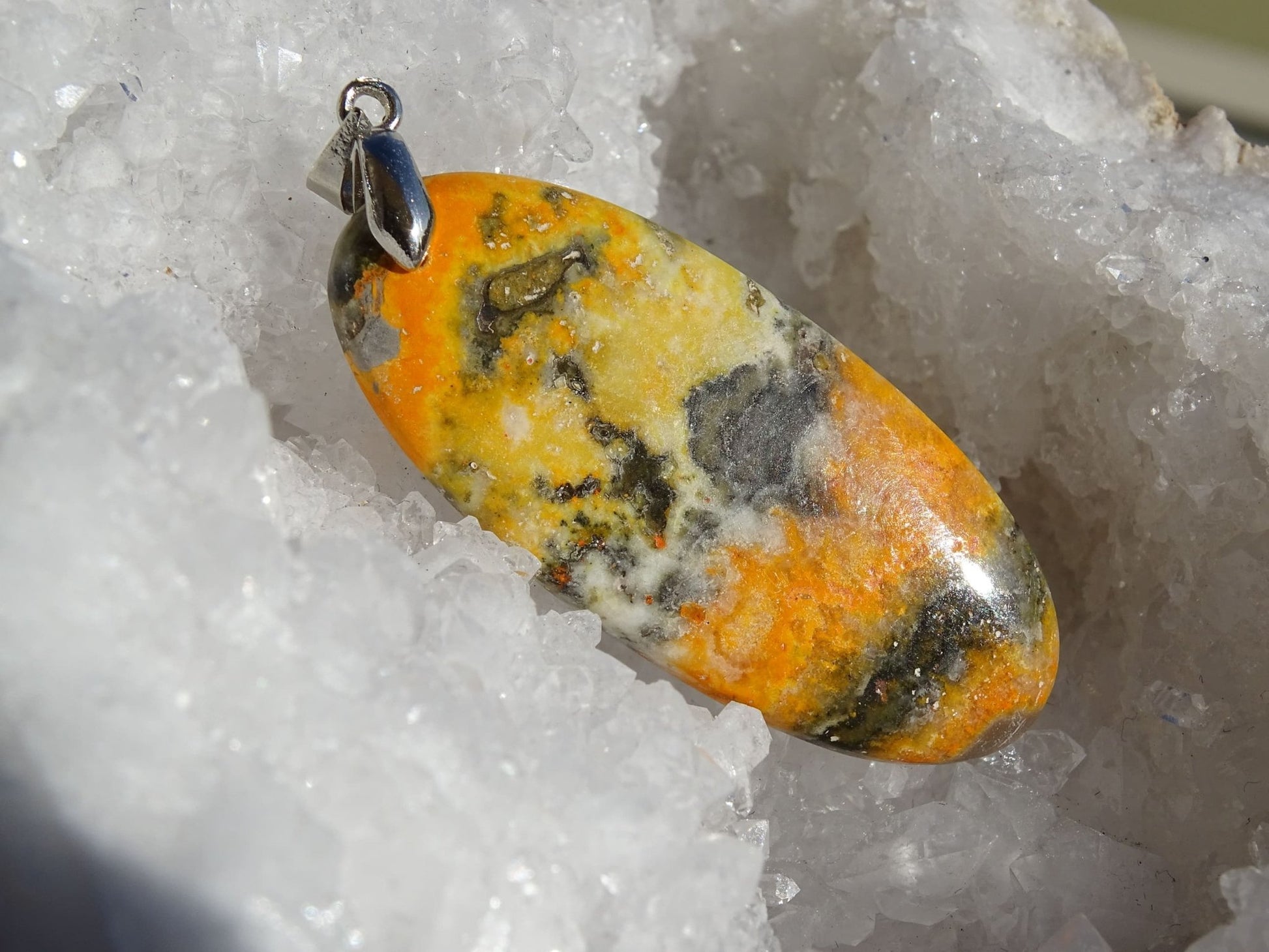 Pendentif Jaspe Bumblebee - Pendentifs - Colibri Minéraux et Bien-être