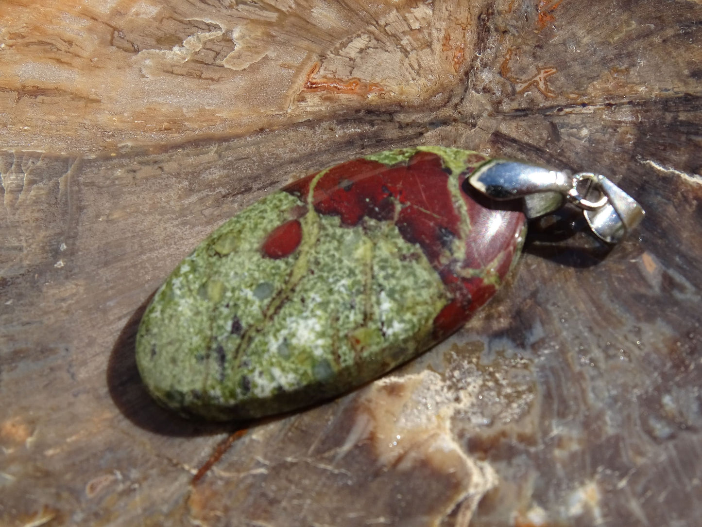 Pendentif Jaspe Sang de Dragon - Pendentifs - Colibri Minéraux et Bien-être
