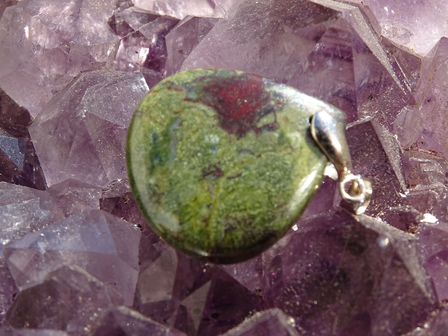 Pendentif Jaspe Sang de Dragon - Pendentifs - Colibri Minéraux et Bien-être