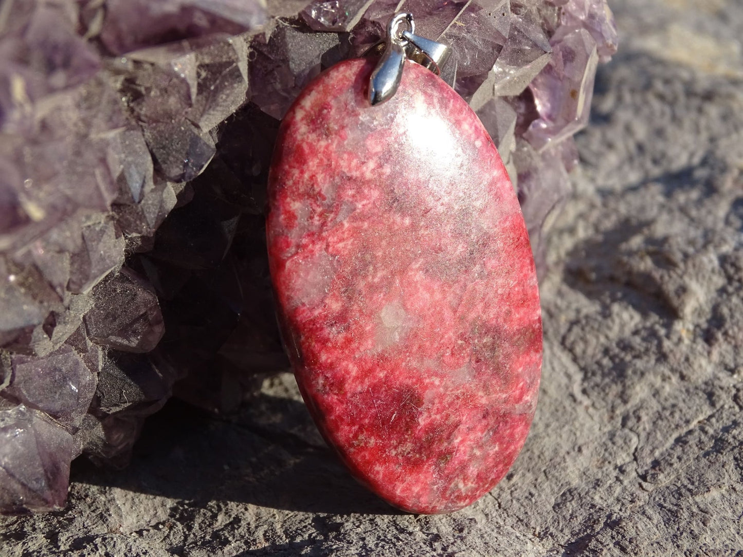 Pendentif Thulite - Pendentifs - Colibri Minéraux et Bien-être