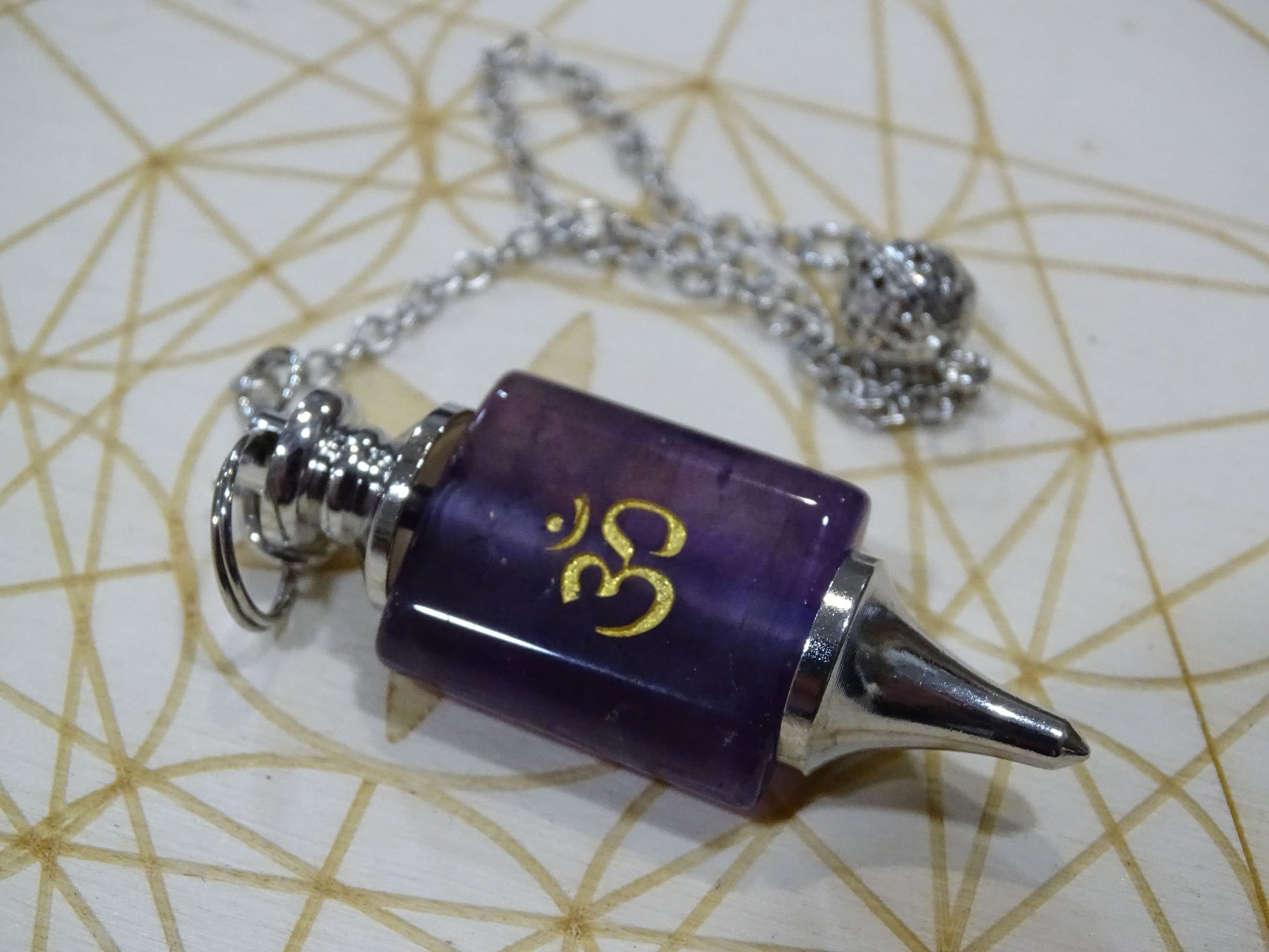 Pendule Améthyste Om - Cristaux - Colibri Minéraux et Bien-être