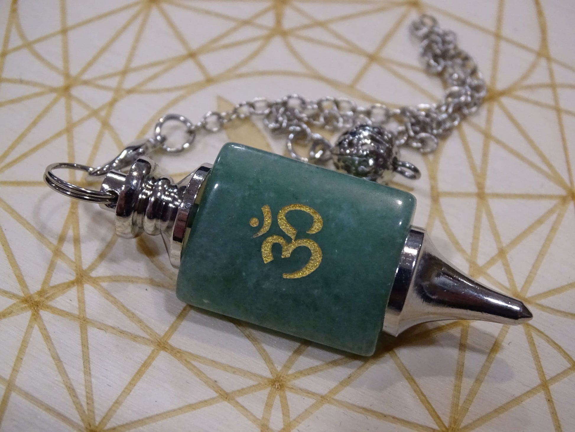 Pendule Aventurine Verte Om - Pierres - Colibri Minéraux et Bien-être