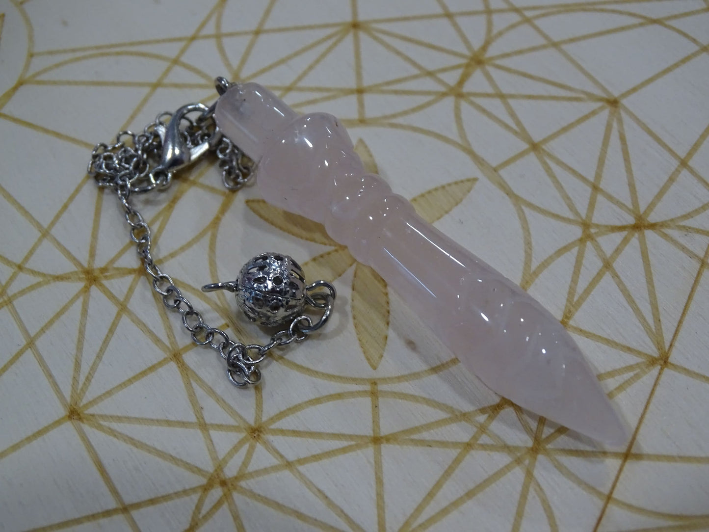 Pendule Quartz Rose Thot - Cristaux - Colibri Minéraux et Bien-être