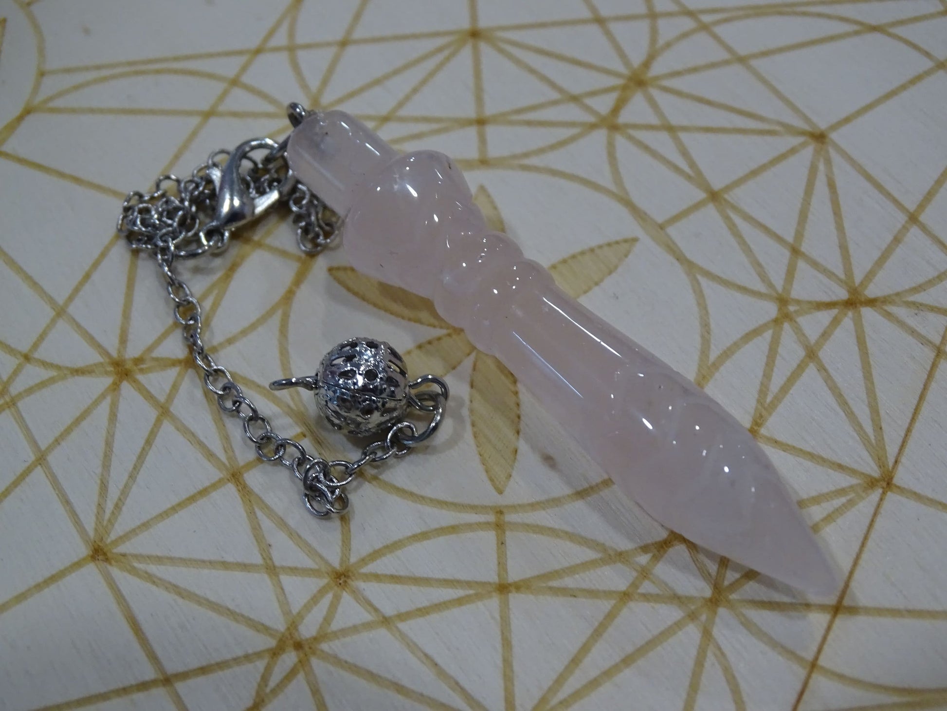Pendule Quartz Rose Thot - Cristaux - Colibri Minéraux et Bien-être