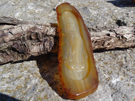 Agate gravée - Pierres - Colibri Minéraux et Bien-être