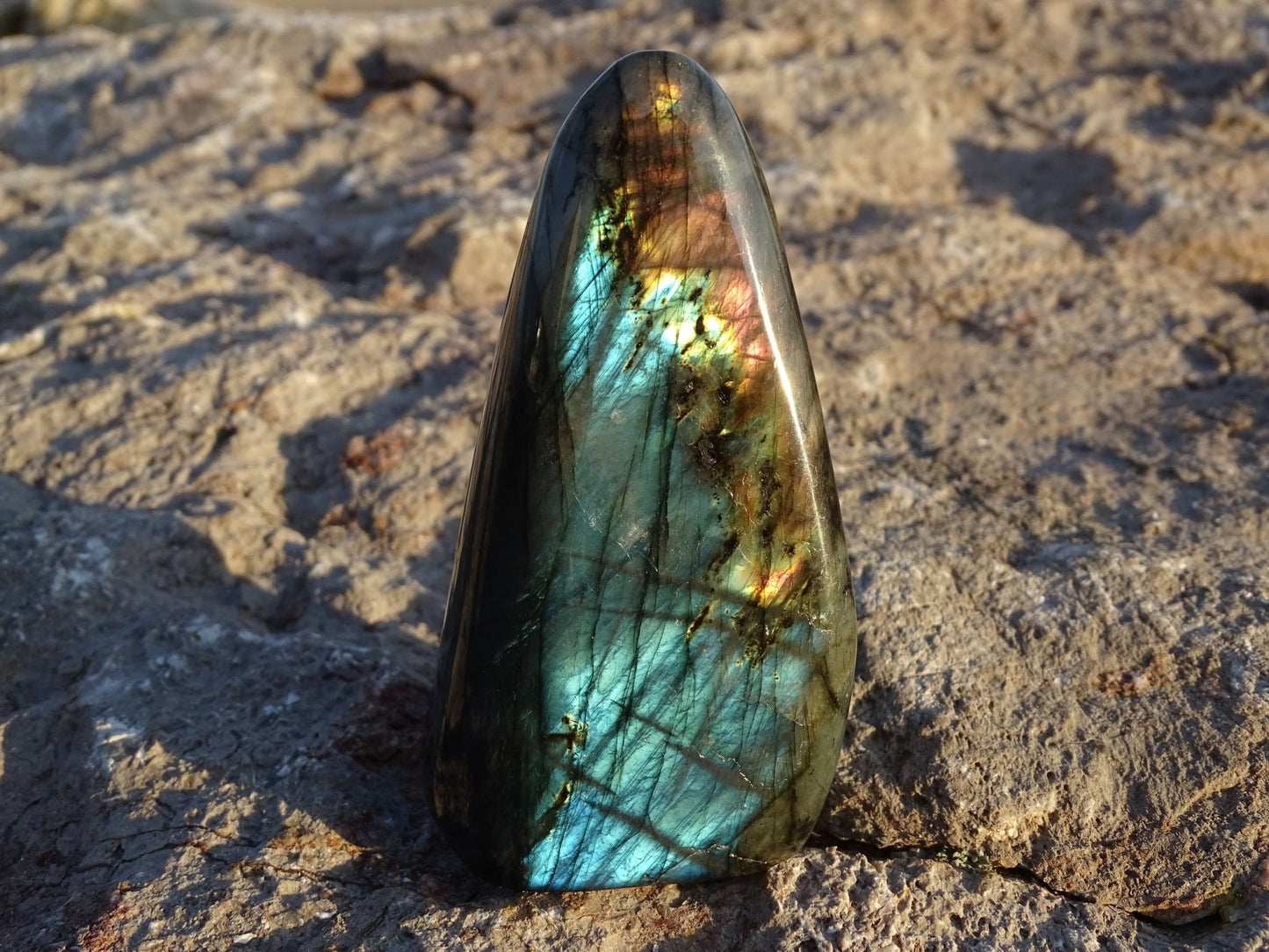 Labradorite Forme Libre - Pierres - Colibri Minéraux et Bien-être
