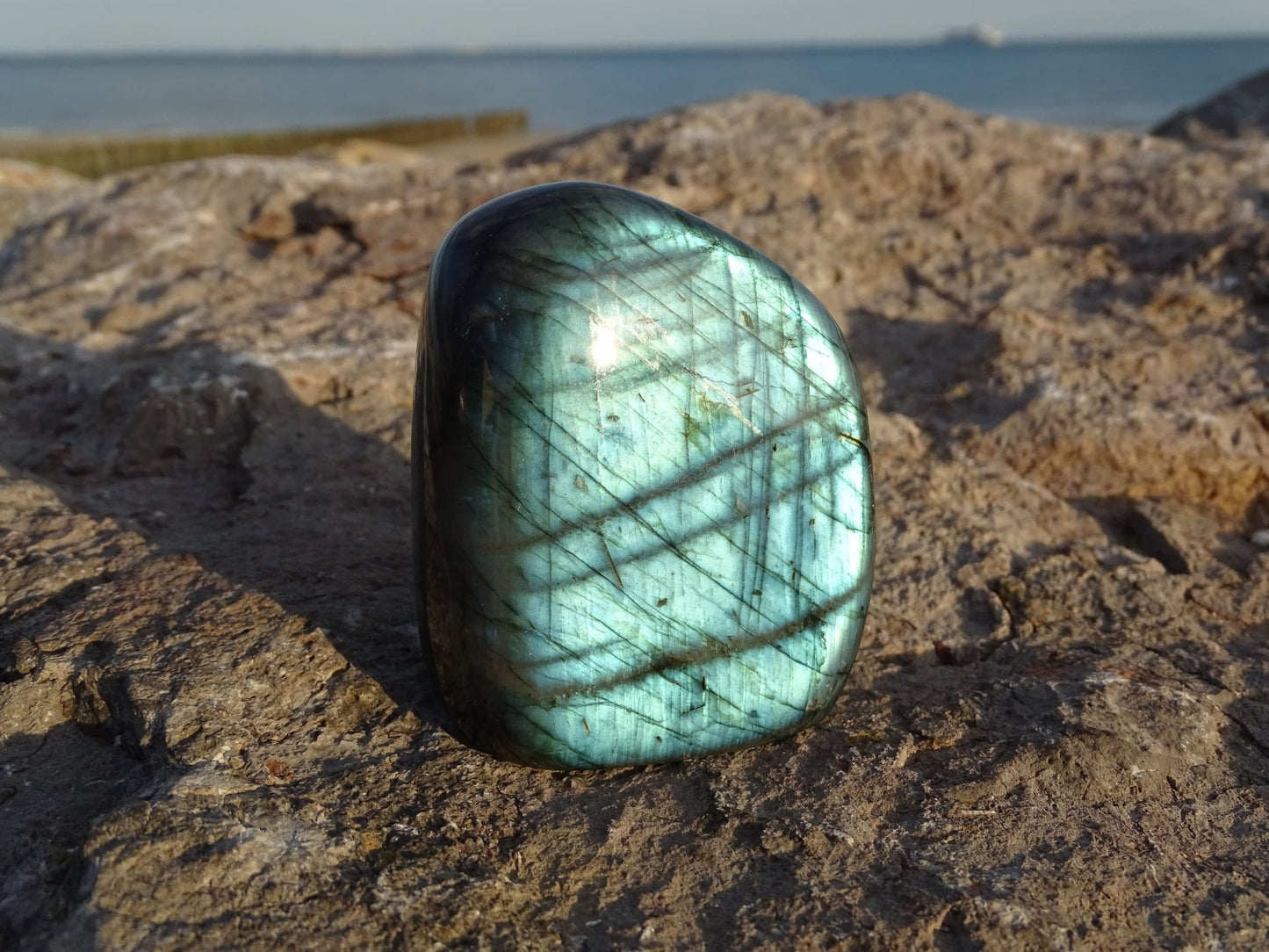 Labradorite Forme Libre - Pierres - Colibri Minéraux et Bien-être