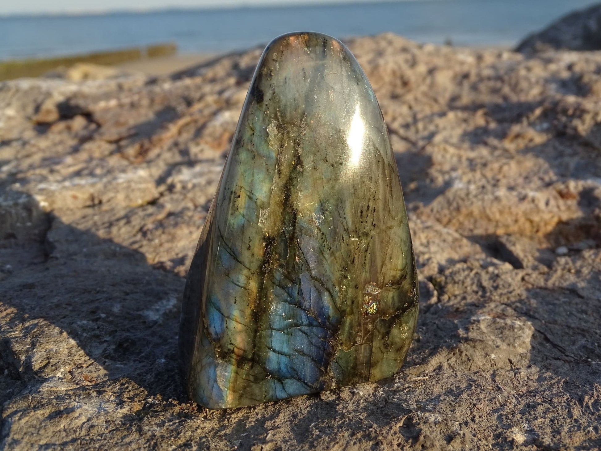 Labradorite Forme Libre - Pierres - Colibri Minéraux et Bien-être
