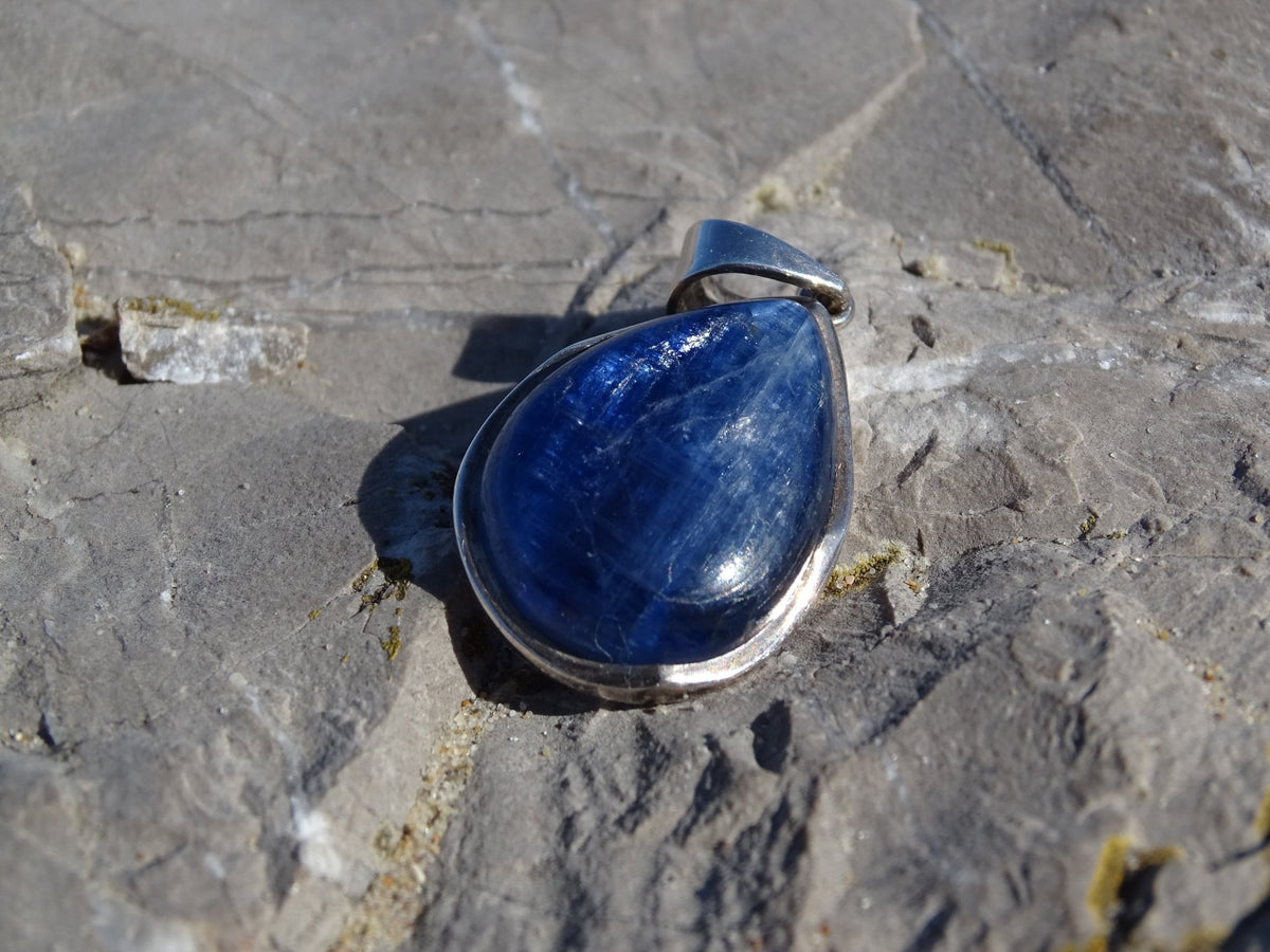 Pendentif Cyanite Argent 925 - Pendentifs - Colibri Minéraux et Bien-être