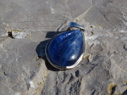 Pendentif Cyanite Argent 925 - Pendentifs - Colibri Minéraux et Bien-être