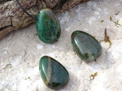 Pendentif Fuchsite - Pendentifs - Colibri Minéraux et Bien-être