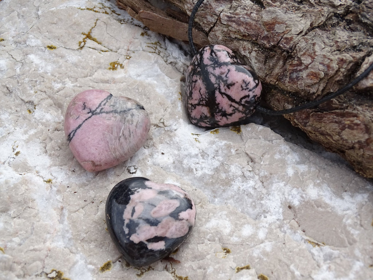 Pendentif Rhodonite Coeur - Pendentifs - Colibri Minéraux et Bien-être
