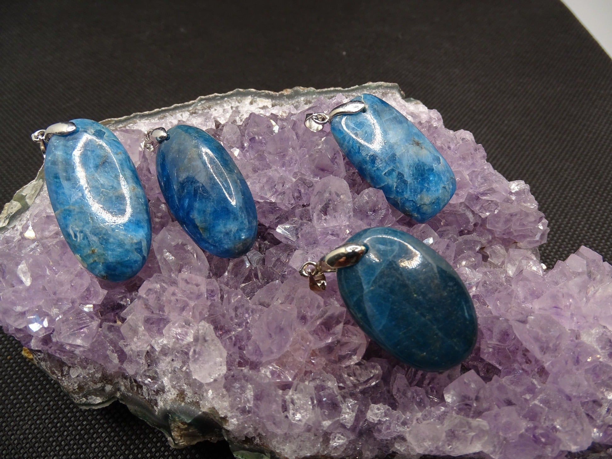 Pendentif Apatite Bleue - Pendentifs - Colibri Minéraux et Bien-être