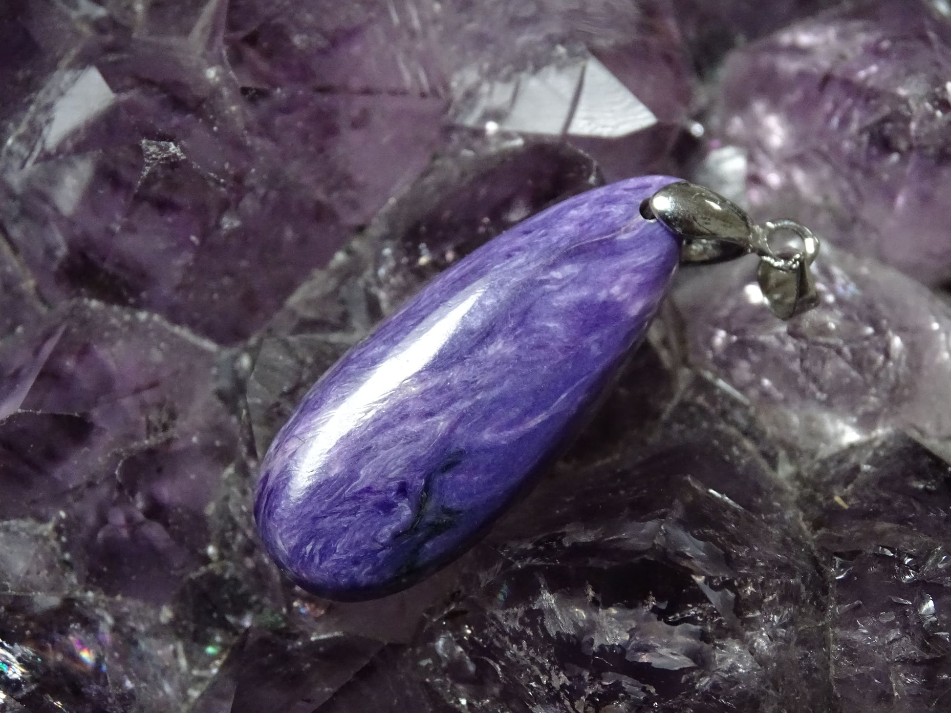 Pendentif Charoïte - Pendentifs - Colibri Minéraux et Bien-être