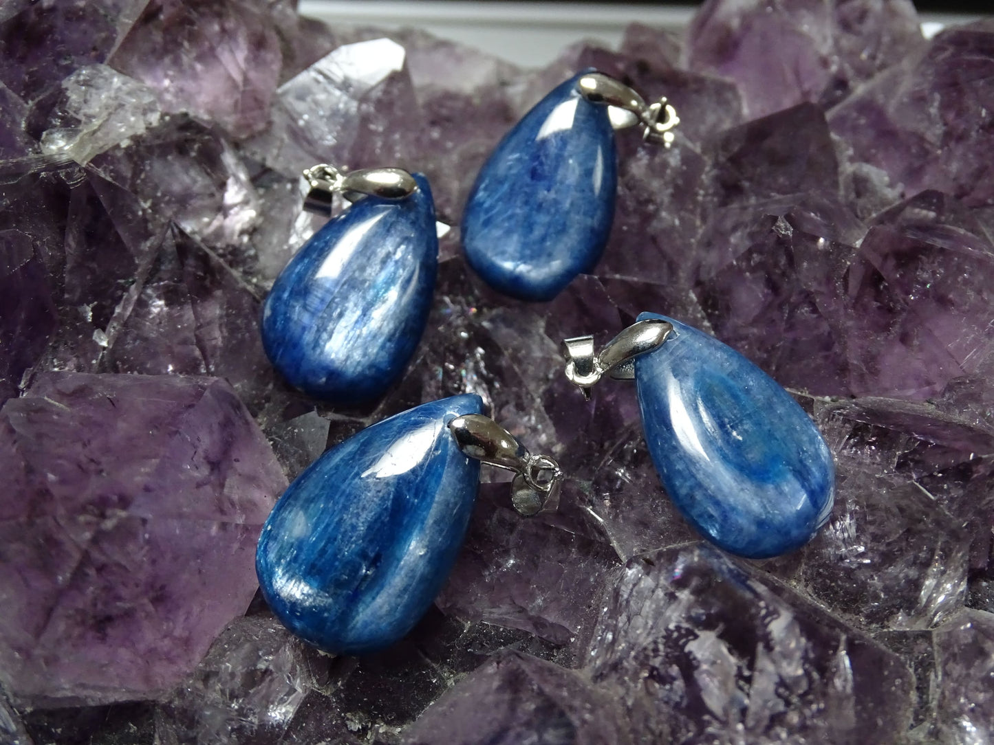 Pendentif Cyanite - Pendentifs - Colibri Minéraux et Bien-être