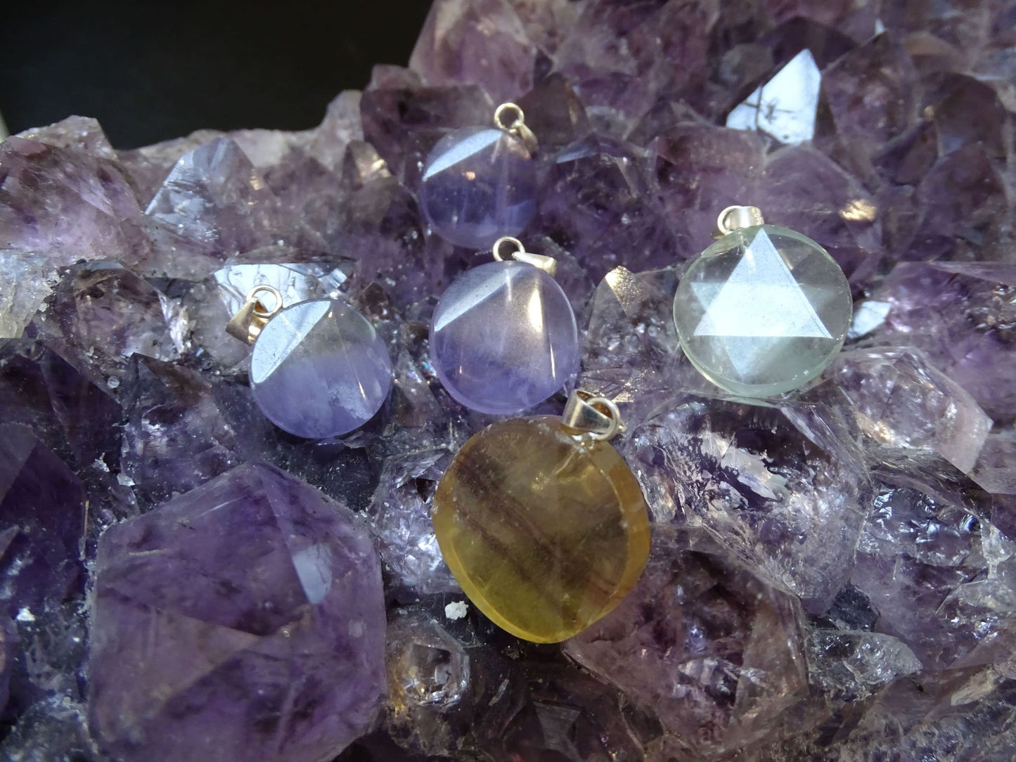 Pendentif Fluorite - Pendentifs - Colibri Minéraux et Bien-être