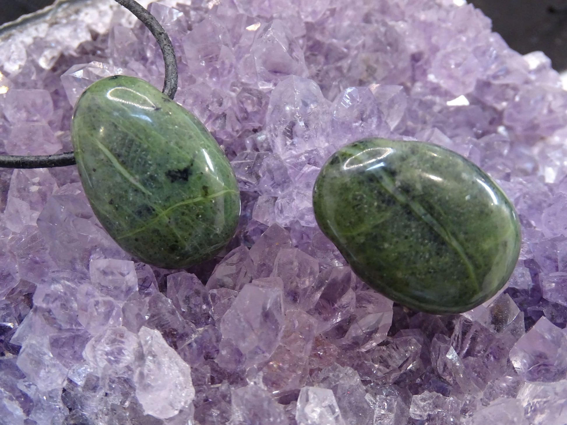 Pendentif Jade Néphrite - Pendentifs - Colibri Minéraux et Bien-être